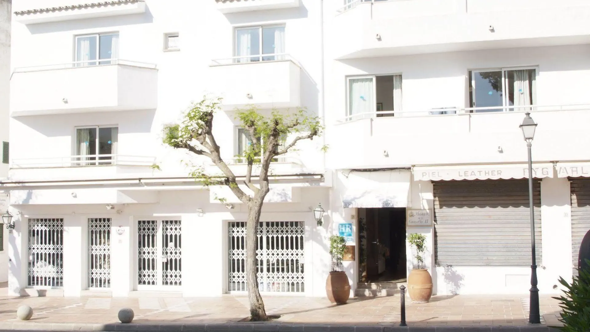 Hostal De La Caravel-La Cala d'Or  Guest house Cala d'Or (Mallorca)
